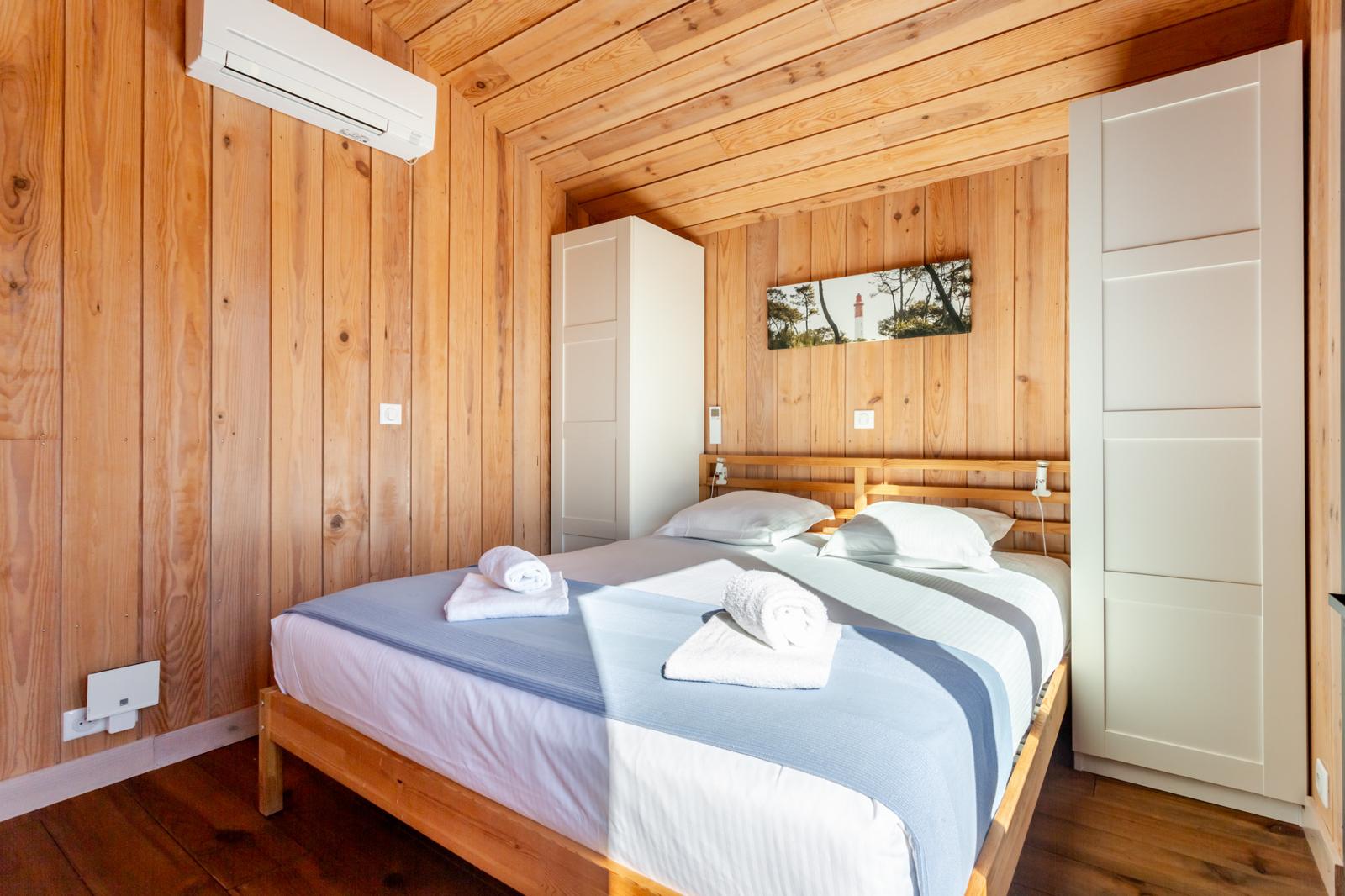 Bedrooms & dorm — Villa Les Zines