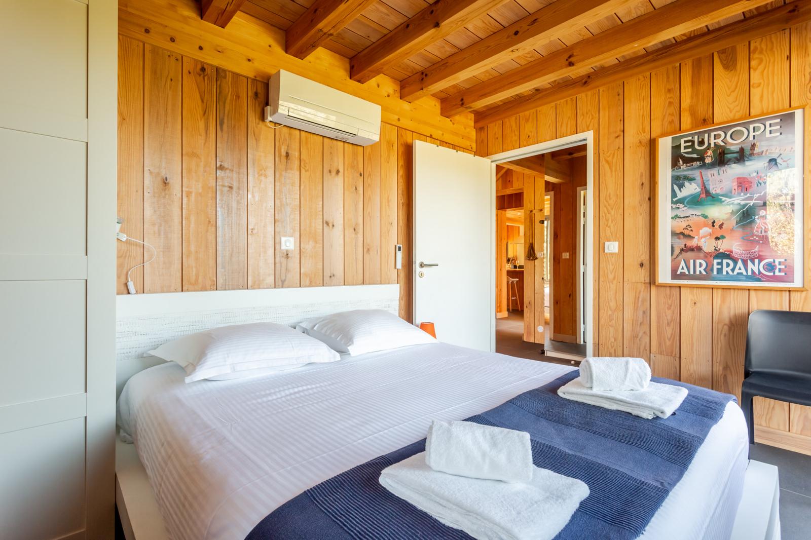 Bedrooms & dorm — Villa Les Zines