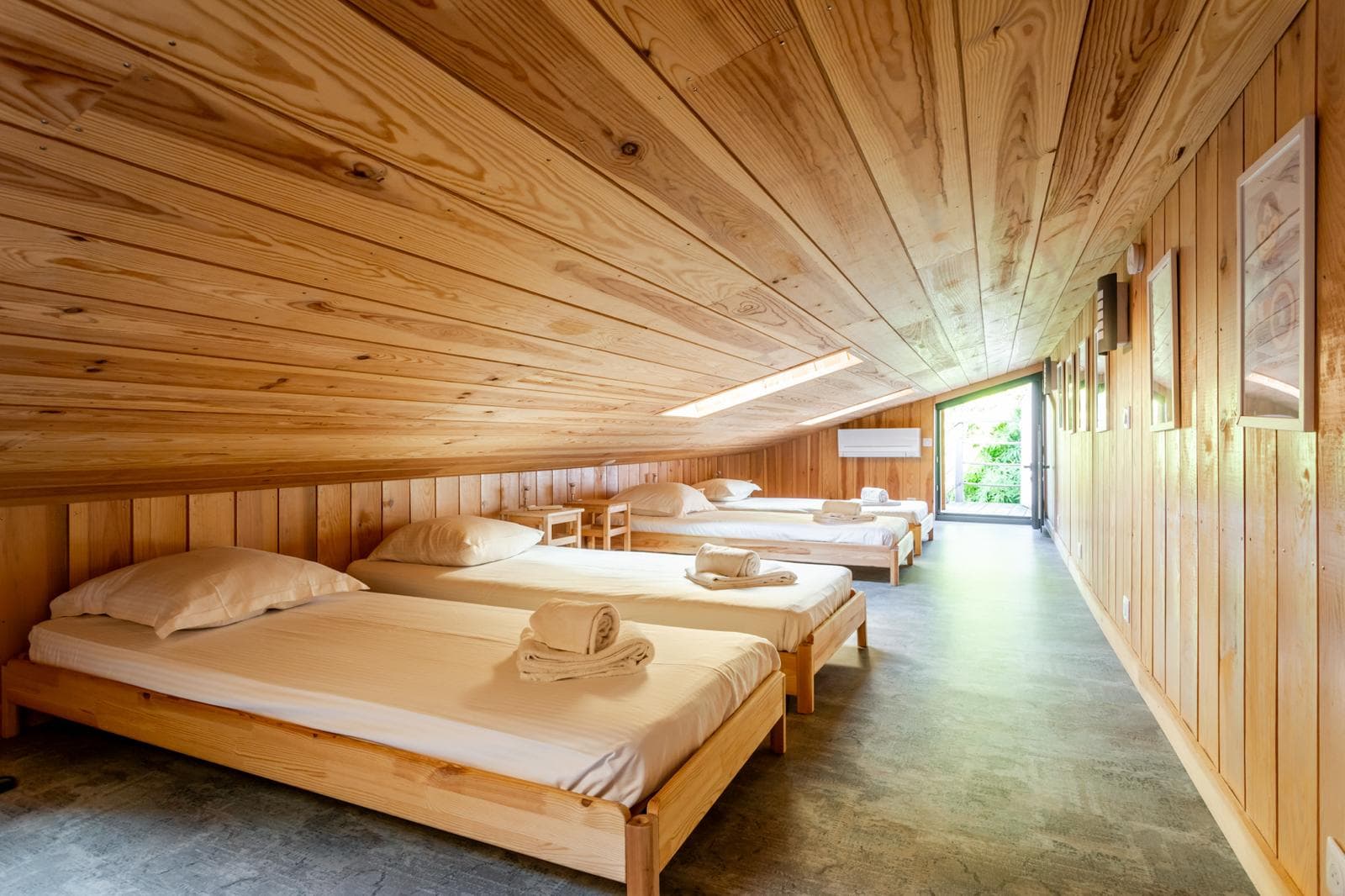 Bedrooms & dorm — Villa Les Zines