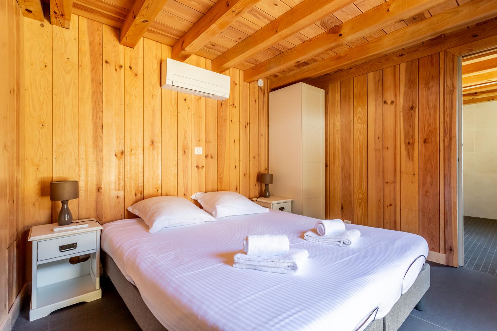 Bedrooms & dorm — Villa Les Zines