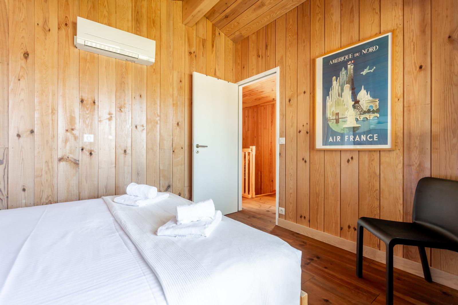 Bedrooms & dorm — Villa Les Zines