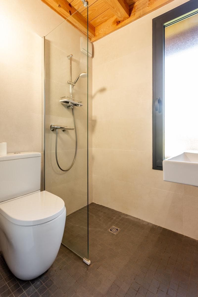 Bathrooms — Villa Les Zines