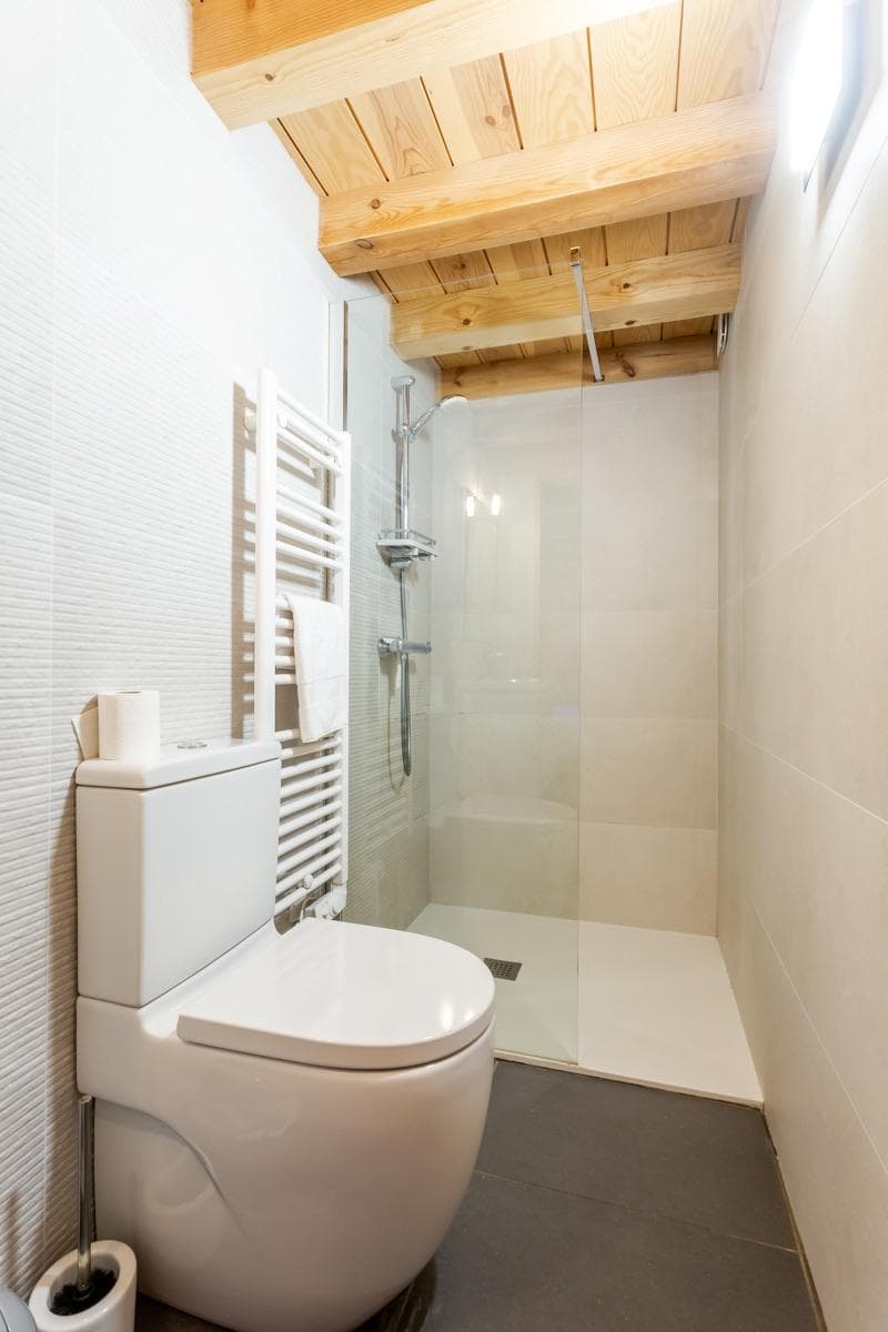 Bathrooms — Villa Les Zines