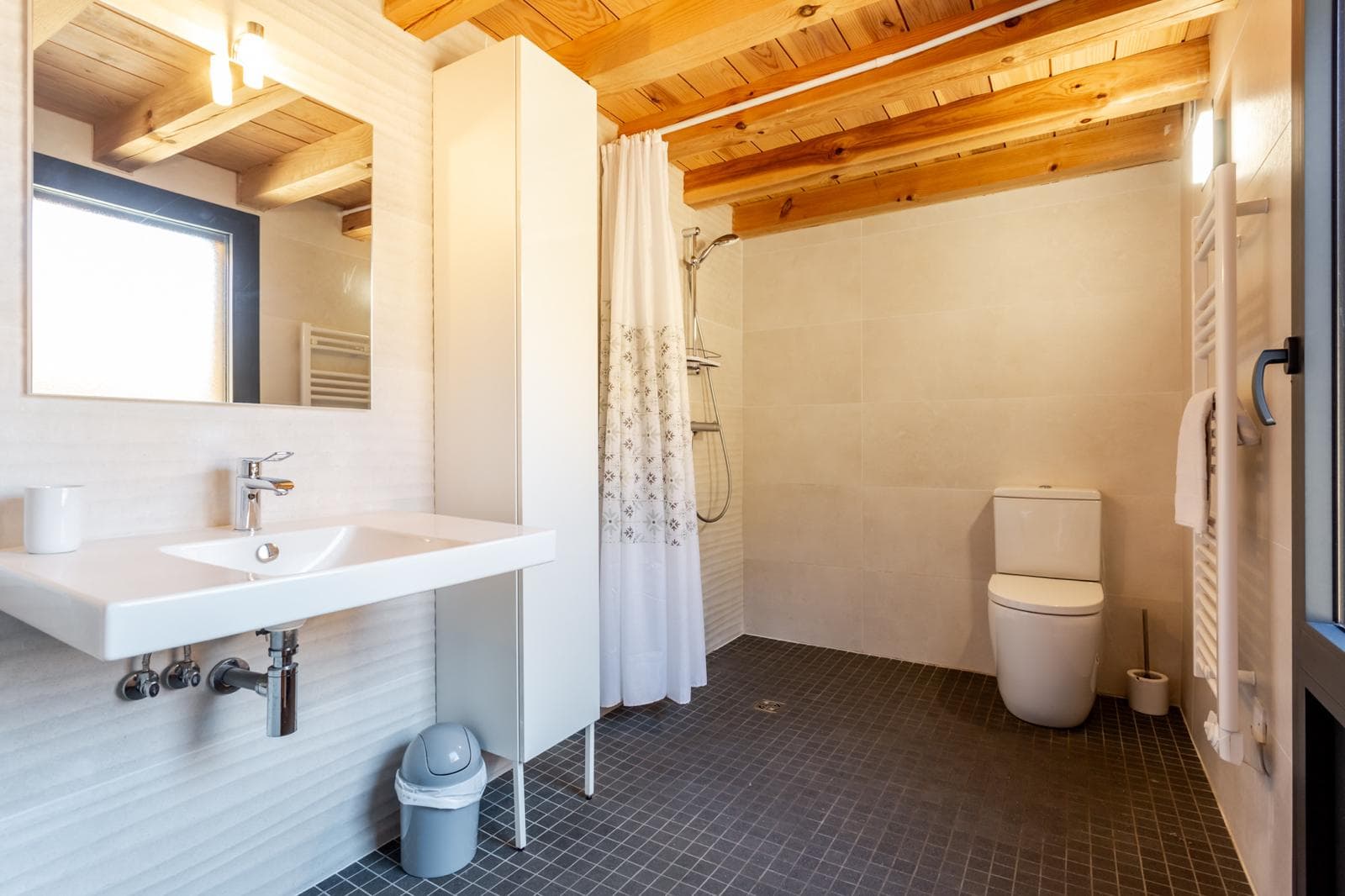 Bathrooms — Villa Les Zines