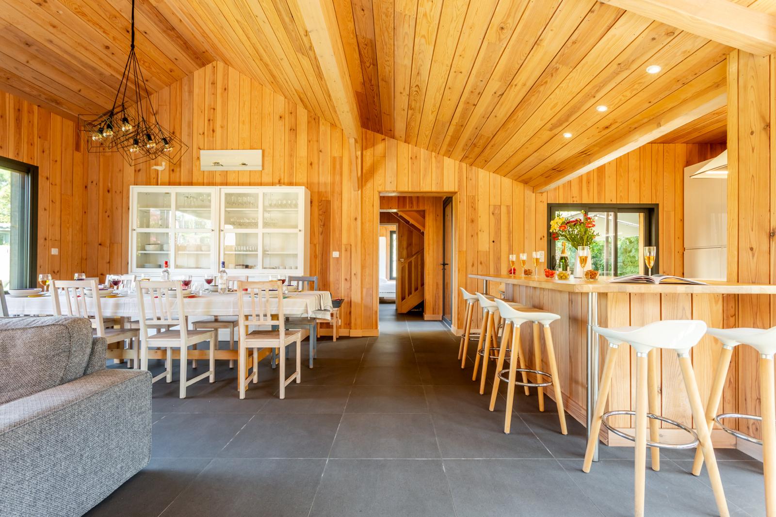 Living space & kitchen — Villa Les Zines