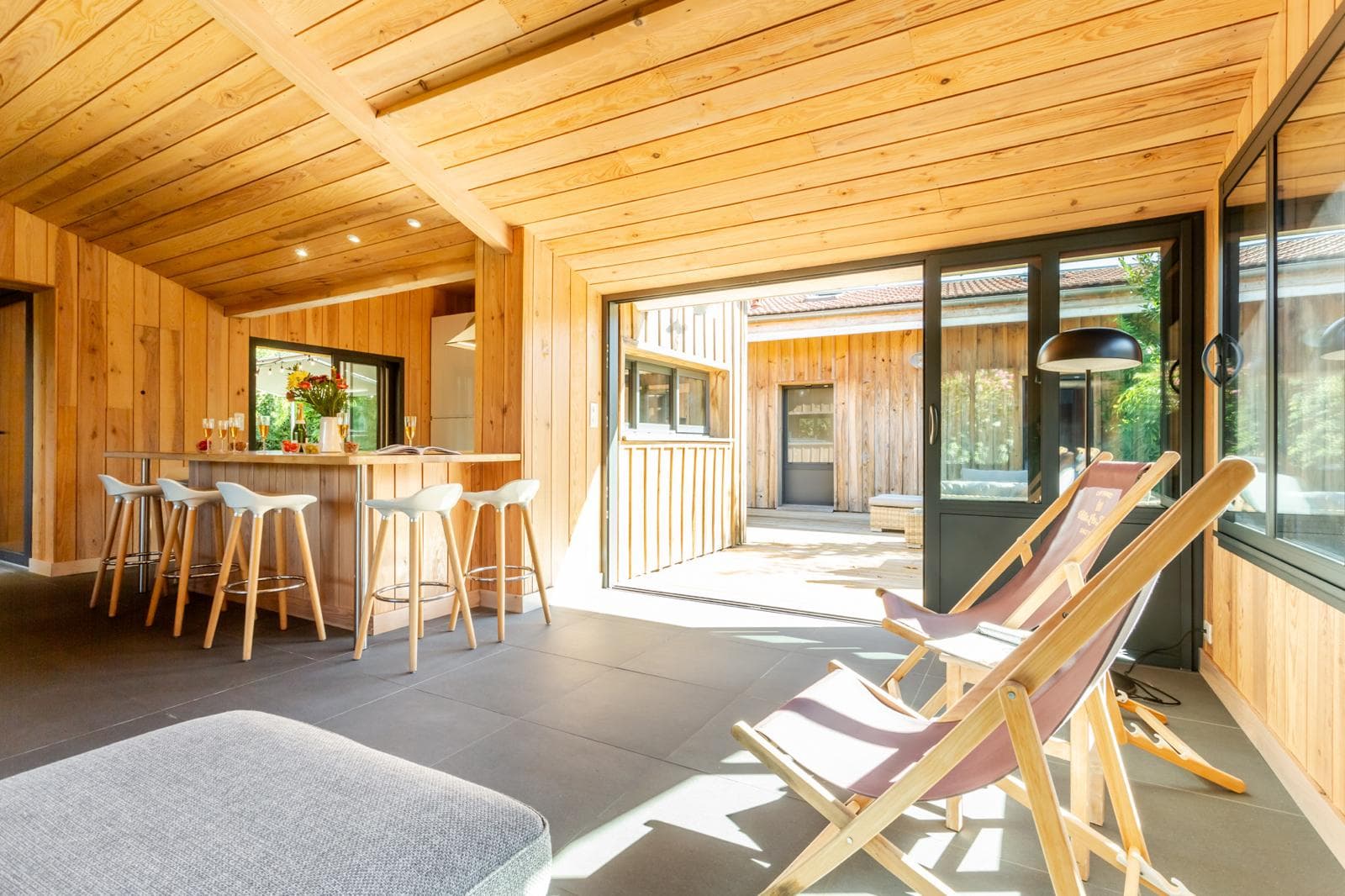 Living space & kitchen — Villa Les Zines