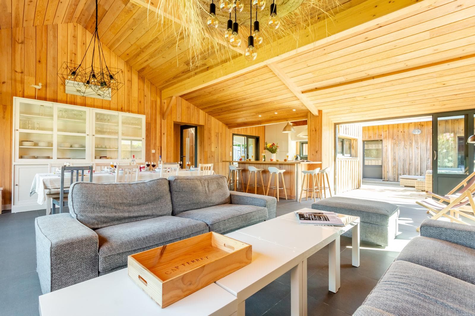 Living space & kitchen — Villa Les Zines