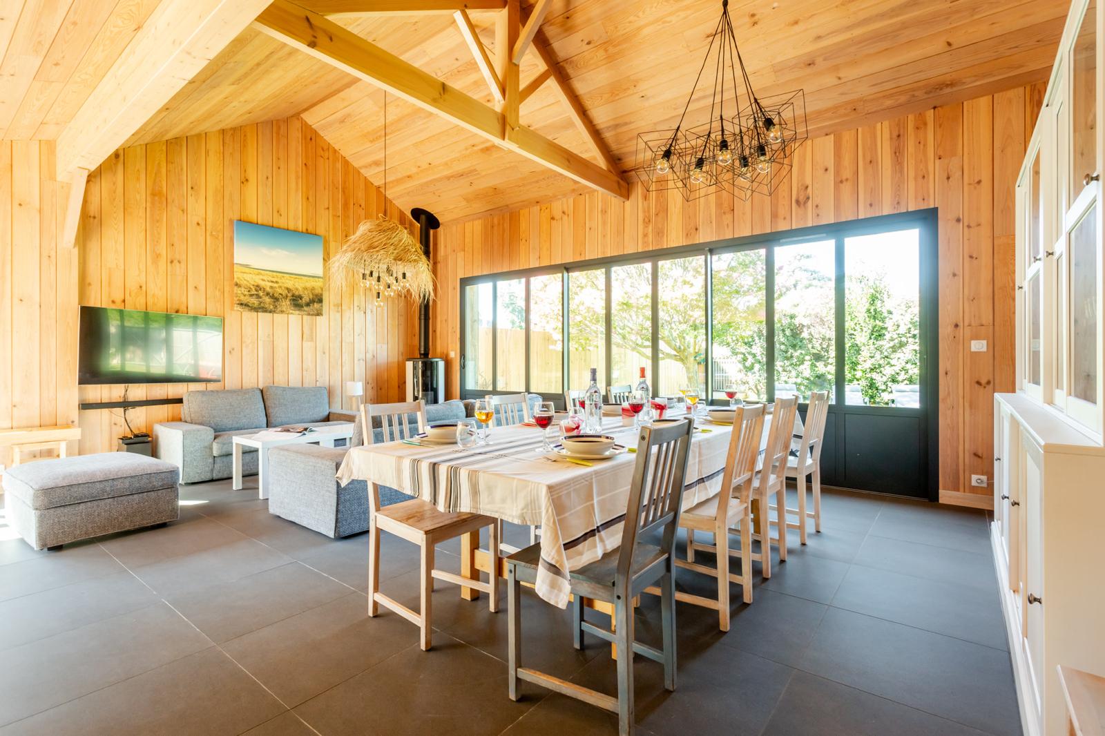 Living space & kitchen — Villa Les Zines